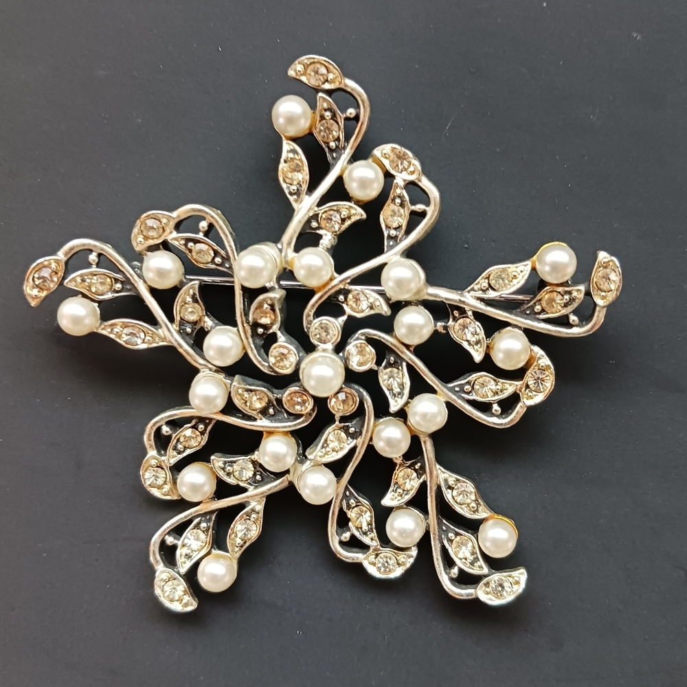 Miraboux Silvertone Rhinestone Pearl Brooch Star Snowflake Pin Large